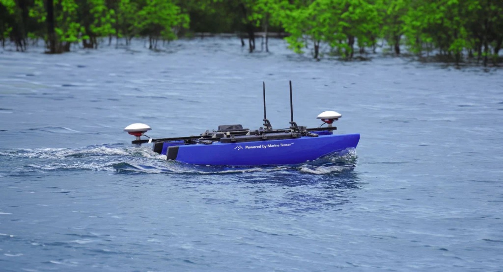 Autonomer WasserBot USV auf dem Wasser